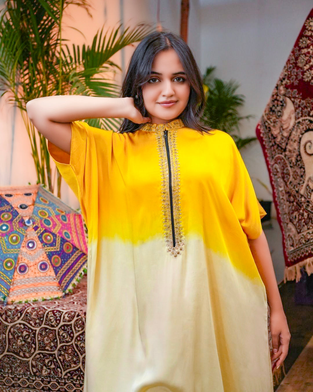 Elegant Two-Tone Kaftan Set with Fringe Detail
