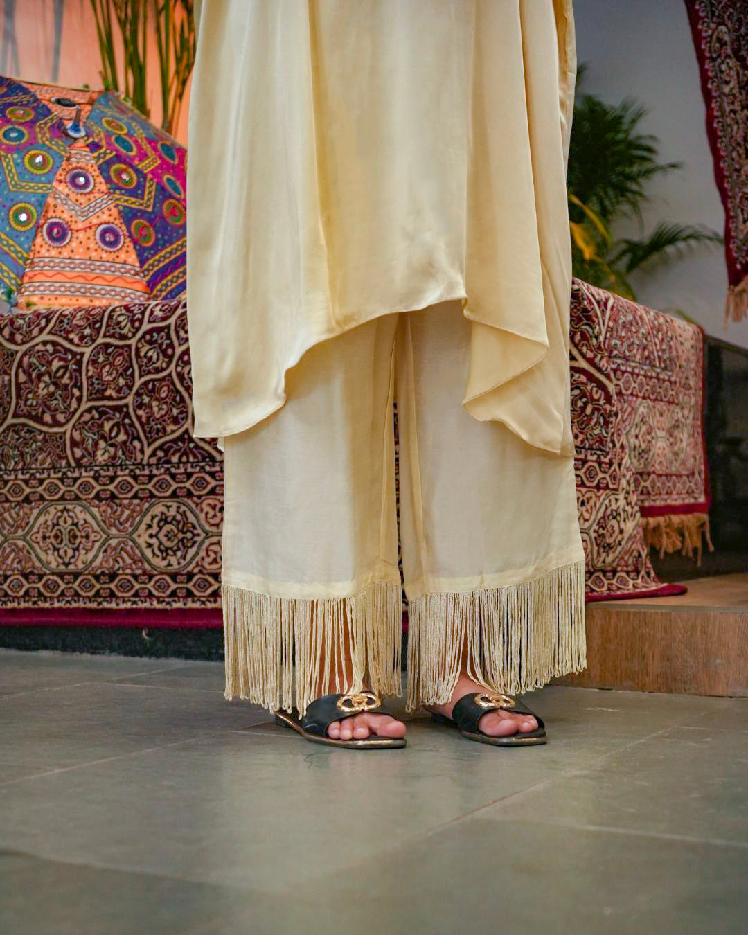 Elegant Two-Tone Kaftan Set with Fringe Detail