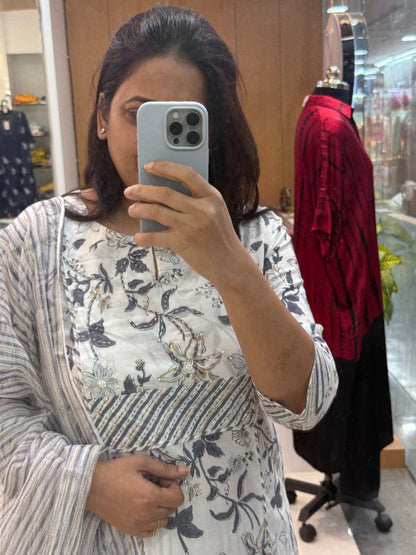 Floral Printed Kurta Set